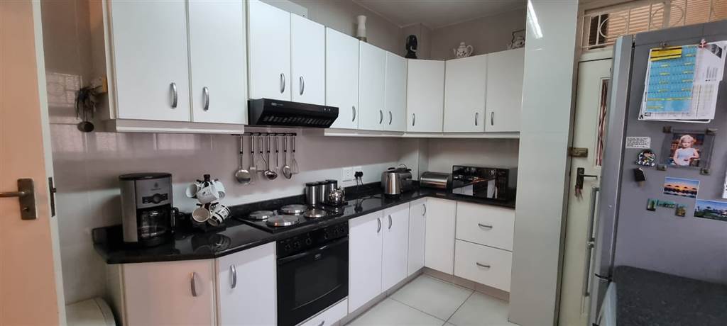 2 Bed Apartment in Musgrave photo number 4