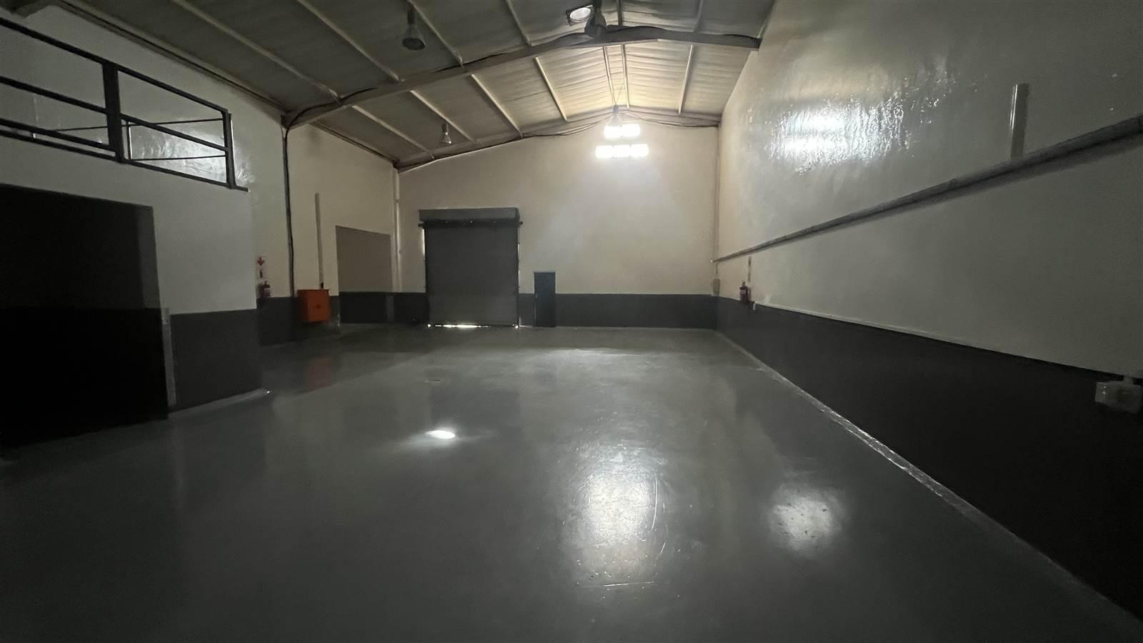 884  m² Industrial space in Lyttelton Manor photo number 2