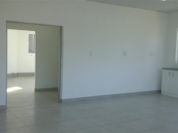 120  m² Commercial space