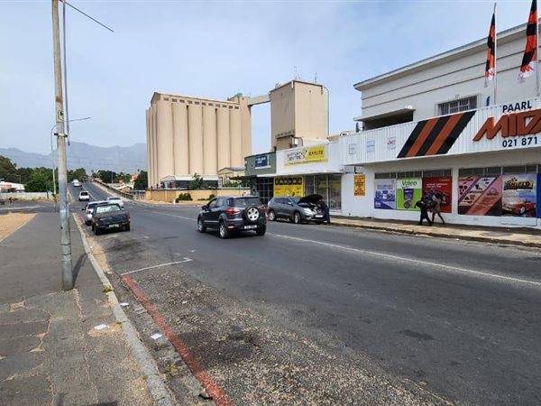 220  m² Retail Space in Charleston Hill