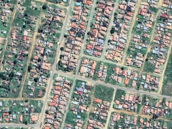 438 m² Land