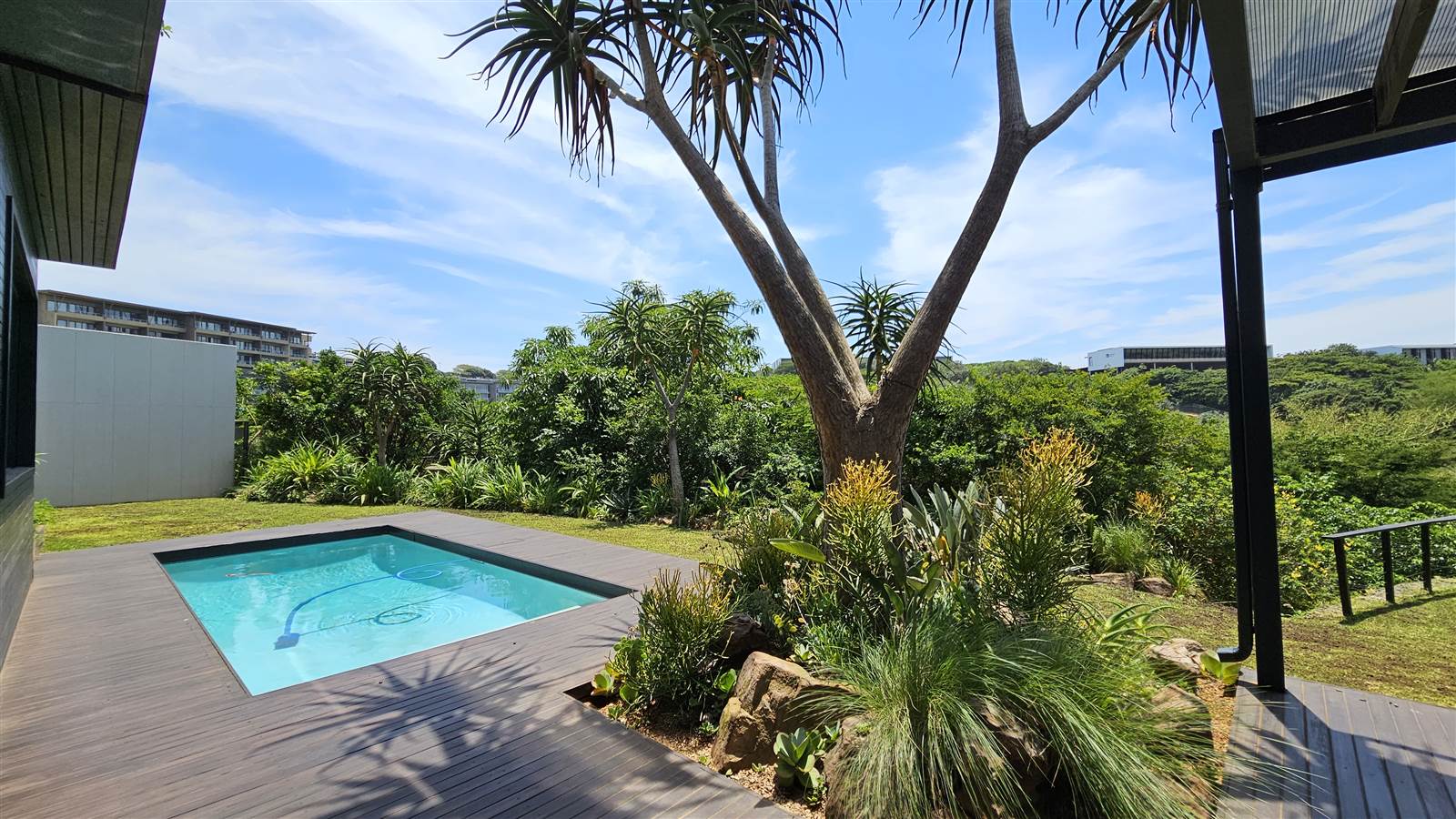 4 Bed House in La Lucia photo number 2