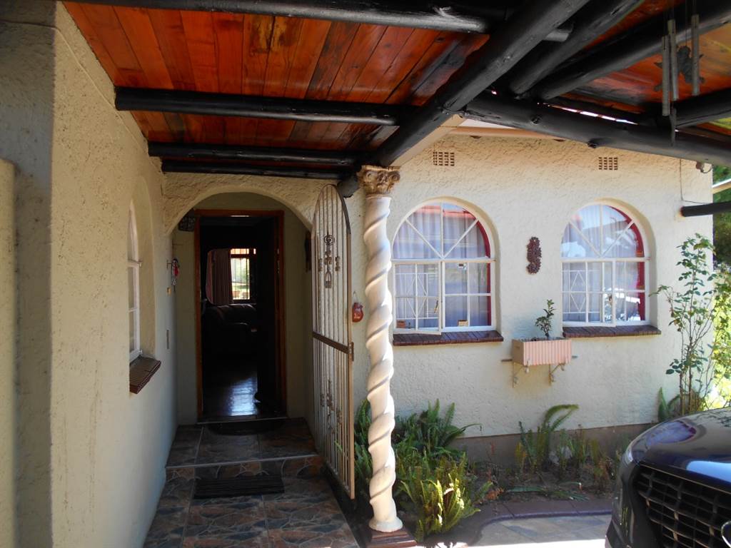 4 Bed House in Meredale photo number 20