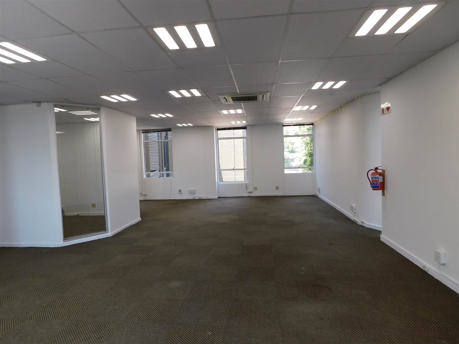 180  m² Commercial space in Rosebank photo number 7