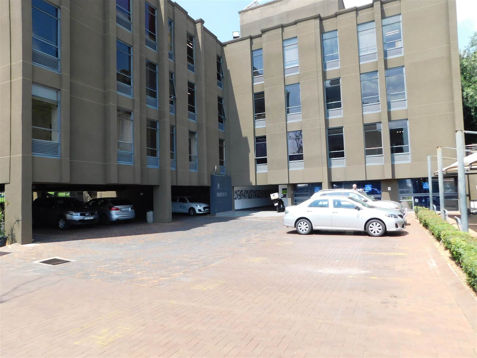 180  m² Commercial space in Rosebank photo number 3