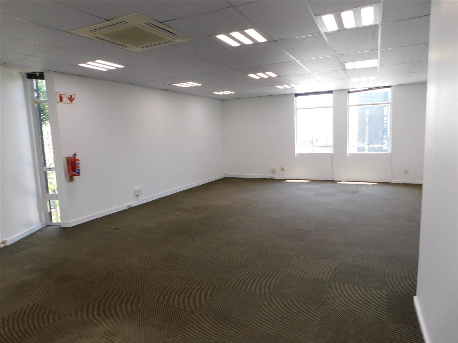 180  m² Commercial space in Rosebank photo number 16