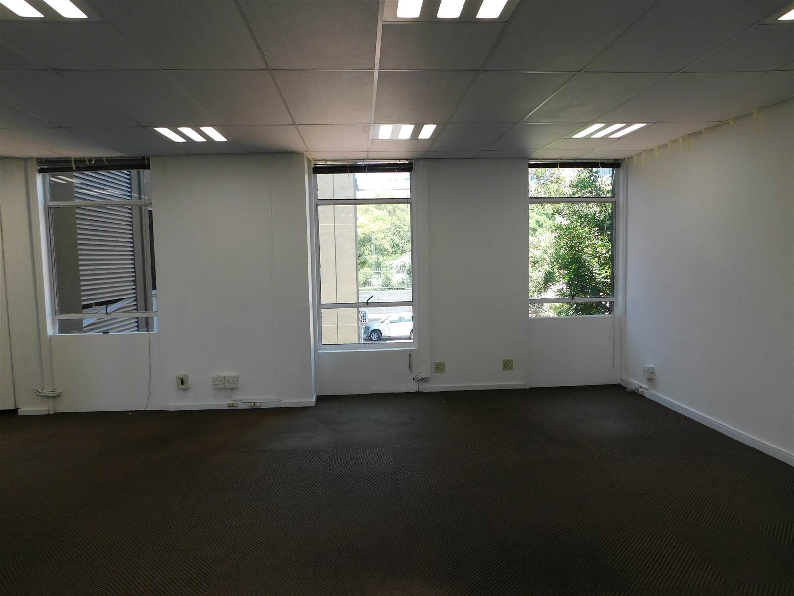 180  m² Commercial space in Rosebank photo number 17
