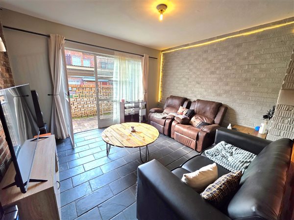 2 Bedroom Townhouse 2 Bedroom Townhouse