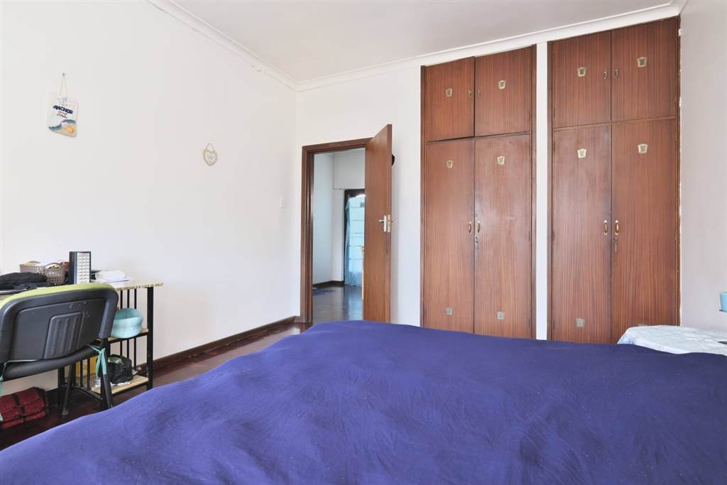 1 Bed Apartment in Humewood photo number 10