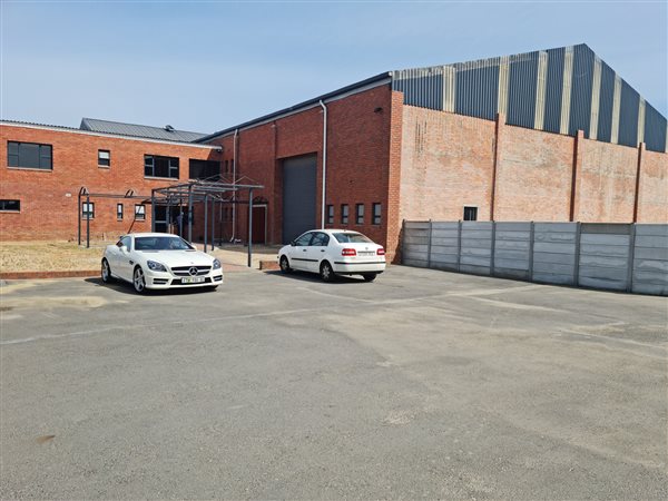 1085  m² Industrial space in Kuilsriver