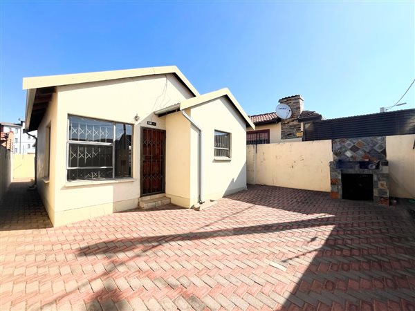 2 Bedroom House
