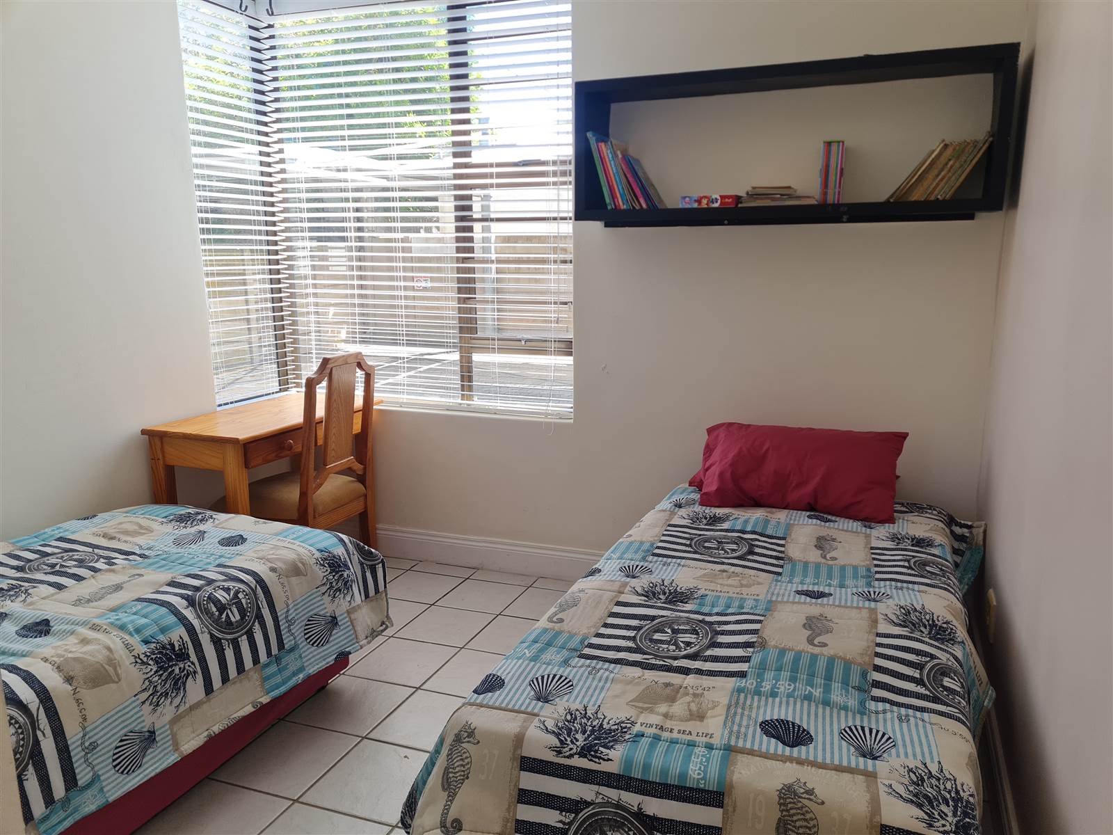 2 Bed Flat in Jeffreys Bay photo number 10