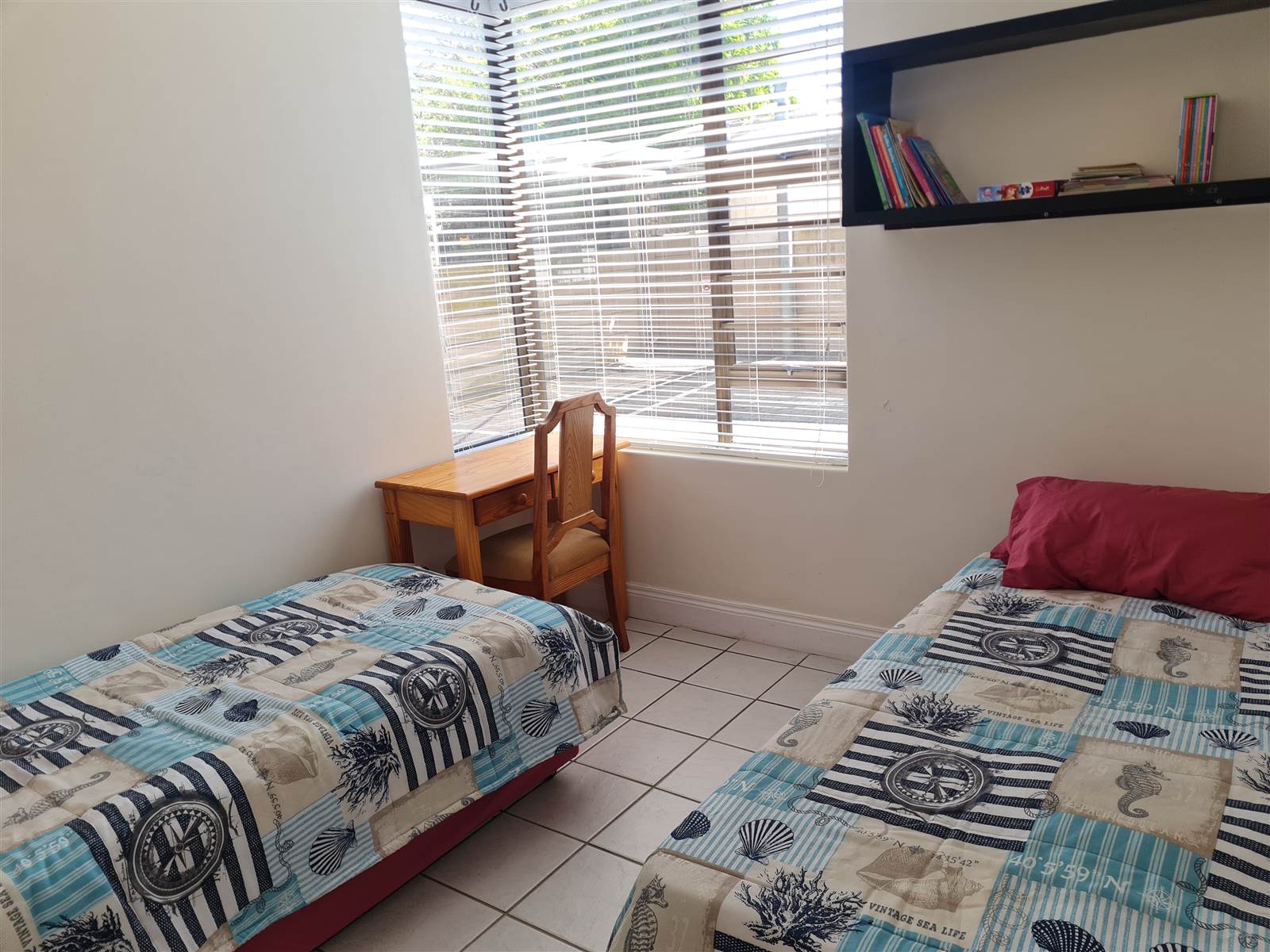 2 Bed Flat in Jeffreys Bay photo number 11