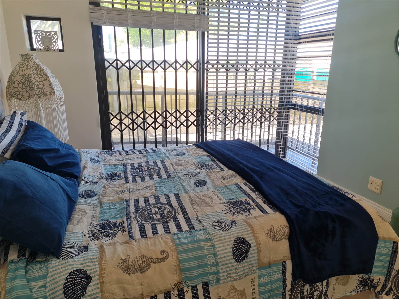 2 Bed Flat in Jeffreys Bay photo number 6
