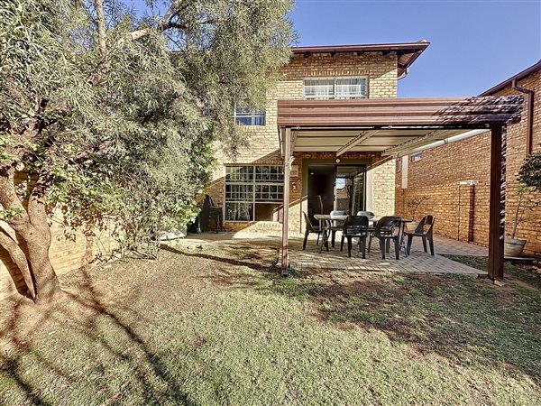 4 Bedroom Townhouse 4 Bedroom Townhouse
