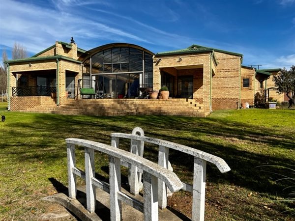 5.5 ha Smallholding 5.5 ha Smallholding