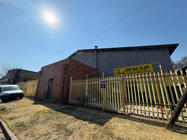 713 m² Industrial space 713 m² Industrial space