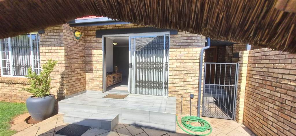 3 Bed Townhouse in Rooihuiskraal photo number 26