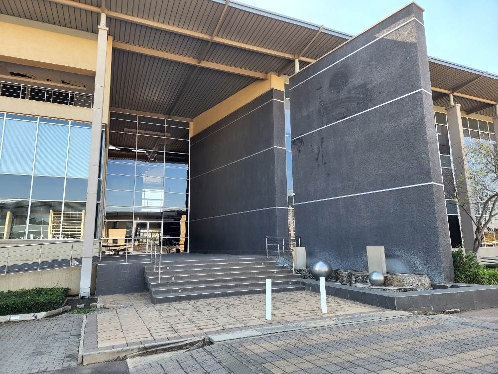 2000  m² Commercial space in Highveld photo number 2