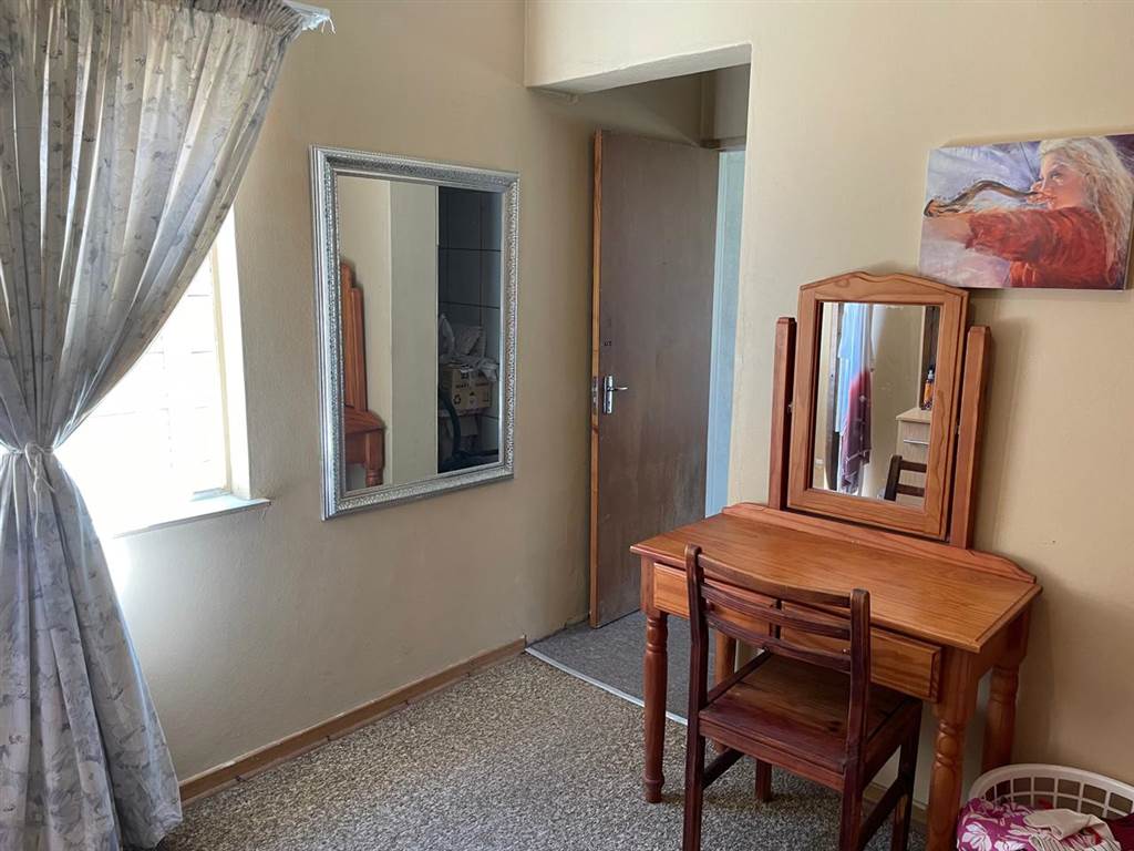 4 Bed House in Uitsig photo number 15