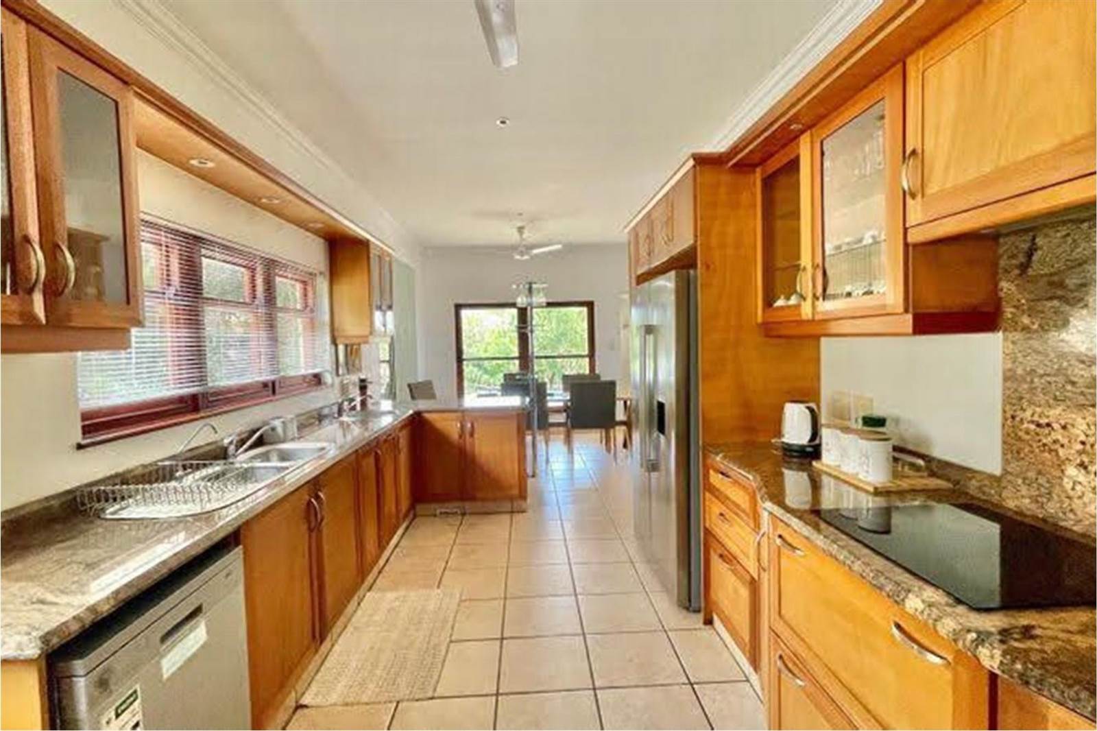 4 Bed House in Woodgrange photo number 9