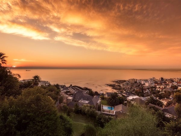 812 m² Land available in Bantry Bay