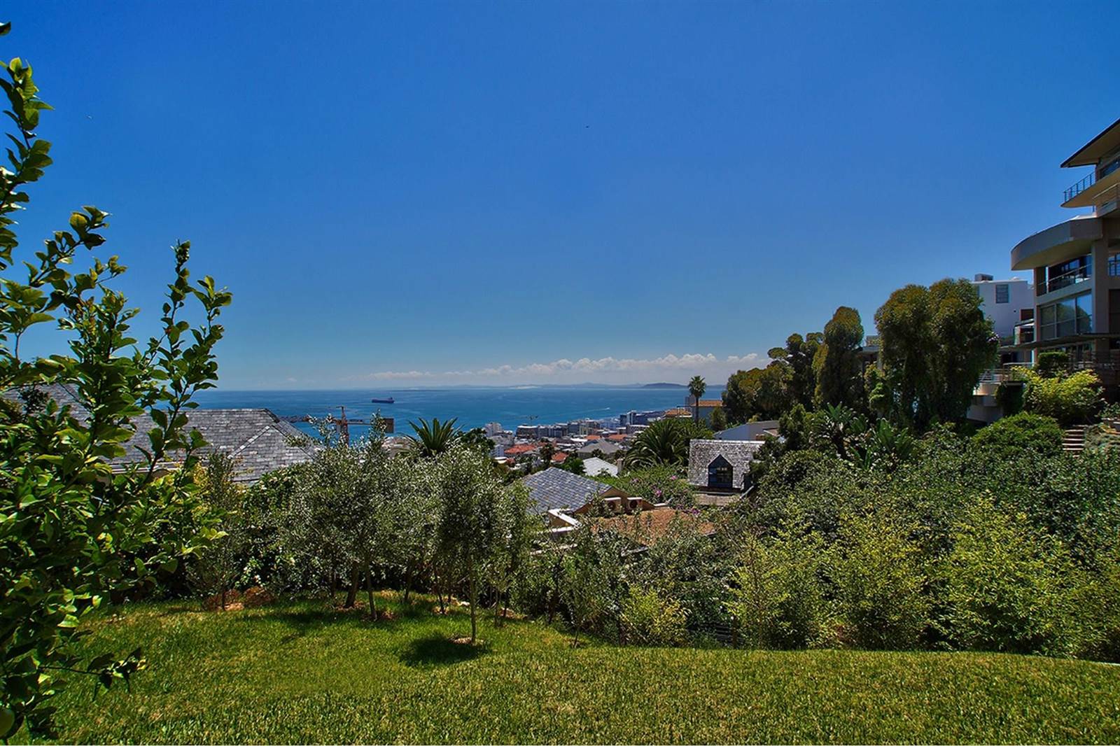 812 m² Land available in Bantry Bay photo number 4