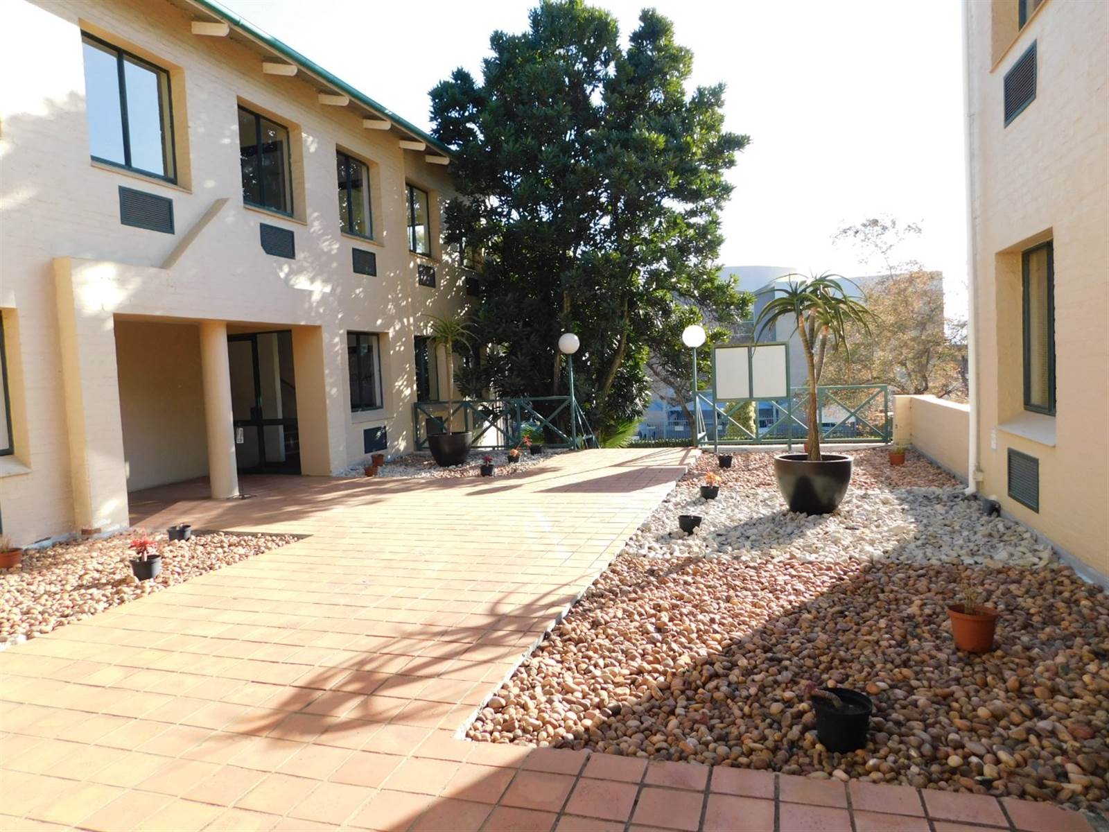 275  m² Commercial space in Randburg Central photo number 19