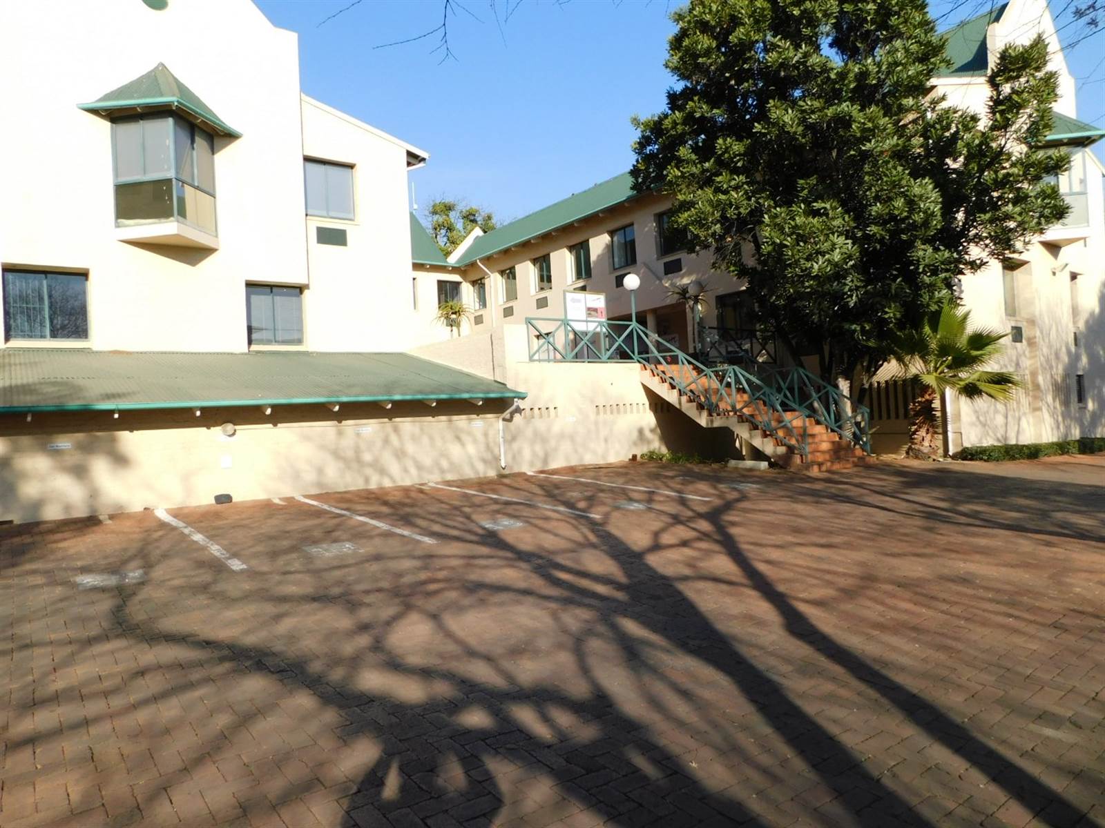 275  m² Commercial space in Randburg Central photo number 2