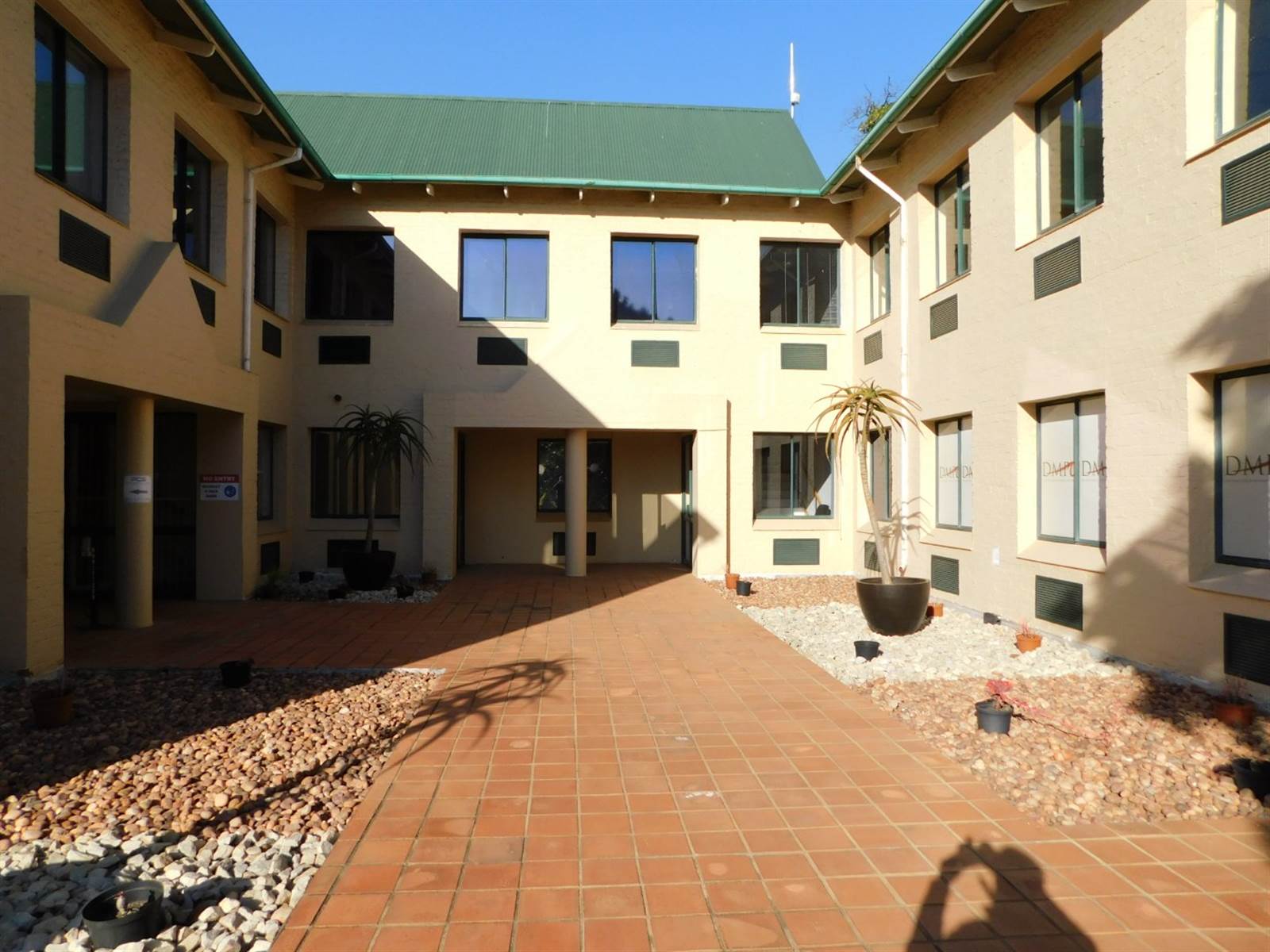 275  m² Commercial space in Randburg Central photo number 4