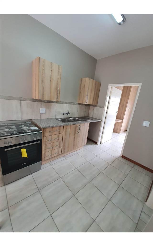 1 Bed Flat in Trichardt photo number 3