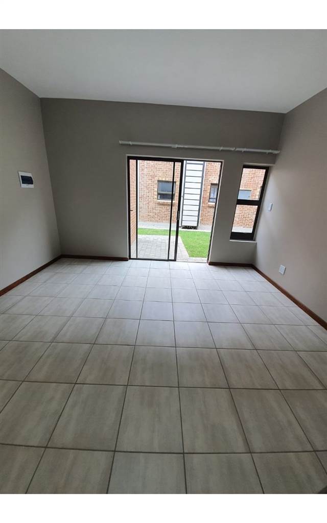 1 Bed Flat in Trichardt photo number 4