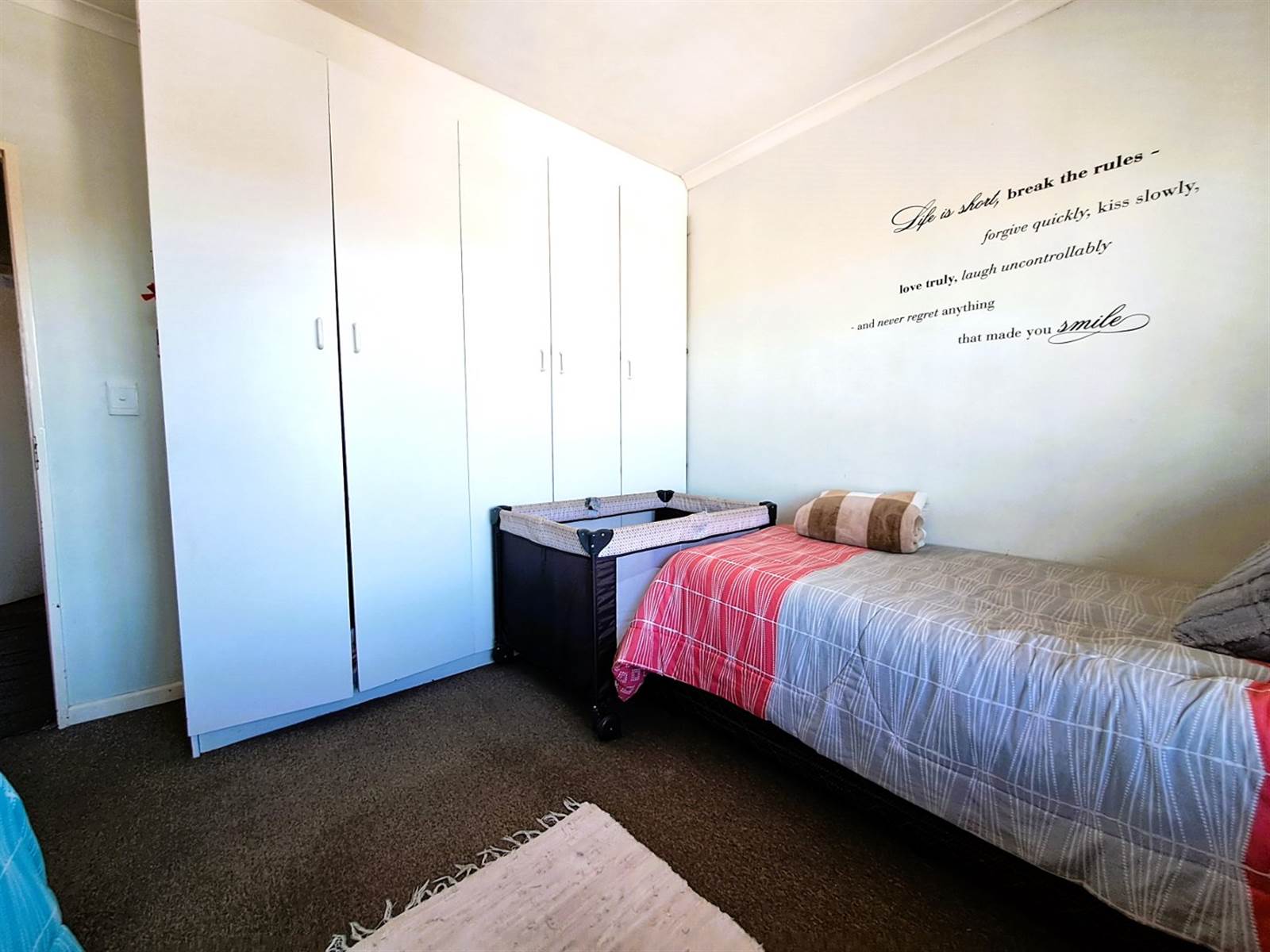 2 Bed Apartment in Vredekloof East photo number 15