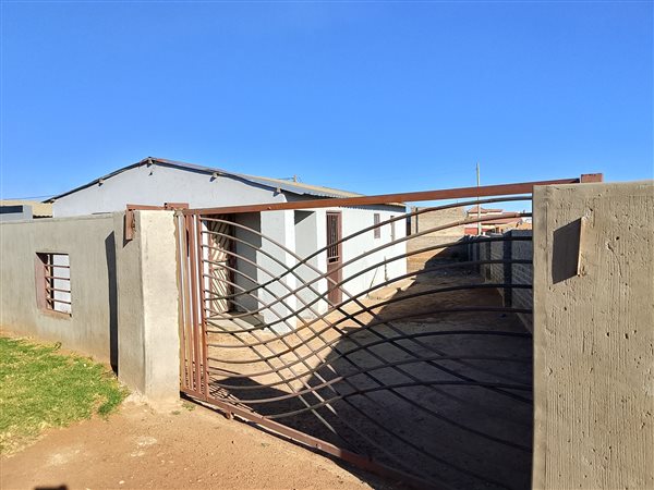2 Bedroom House 2 Bedroom House