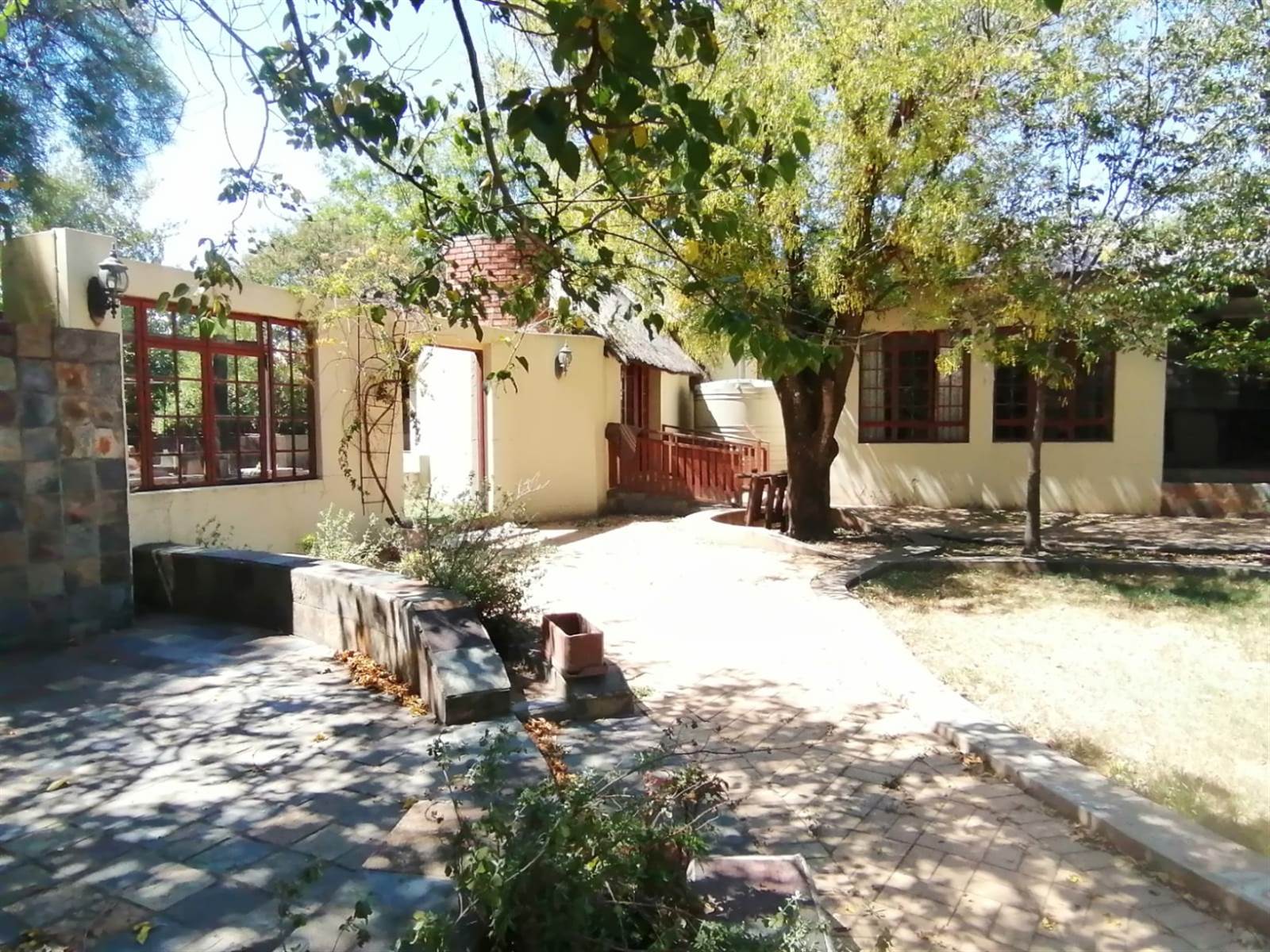 4 Bed House in Suidrand photo number 6