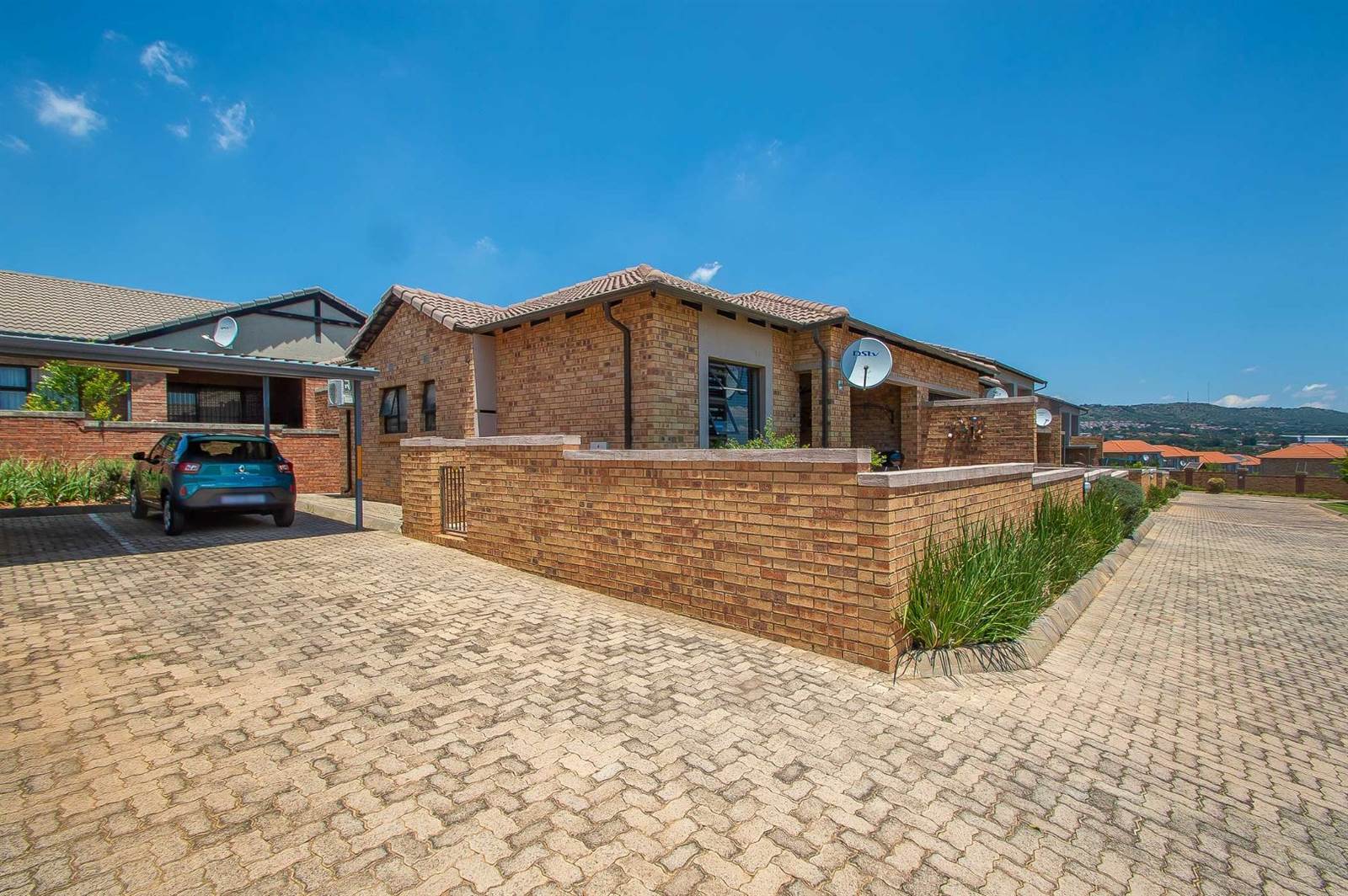 2 Bed Townhouse in Wilgeheuwel photo number 1