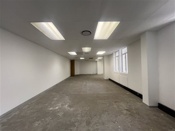 117  m² Commercial space