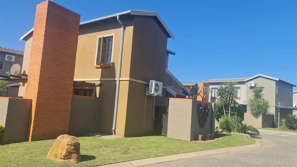 3 Bed Townhouse in Waterval East photo number 28