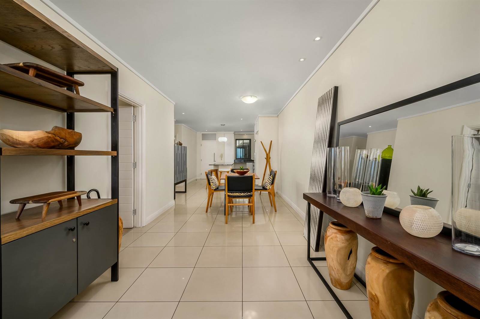 2 Bed Apartment in Humewood photo number 13