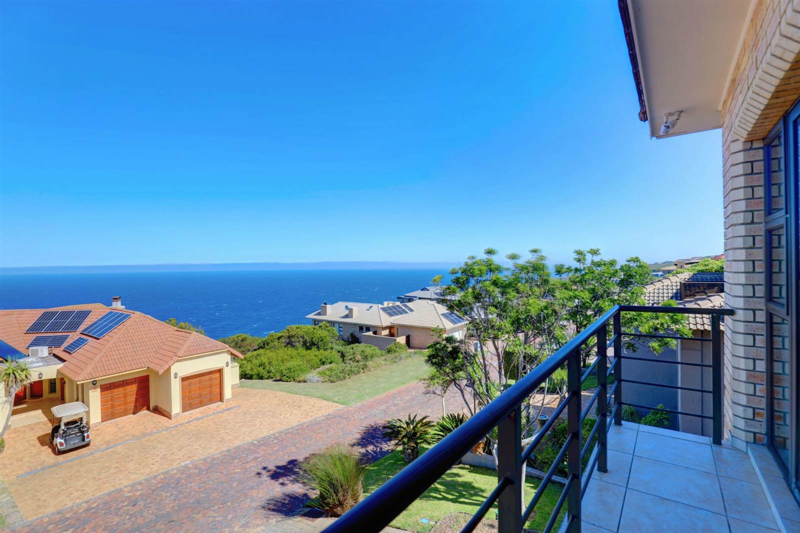 4 Bed House in Mossel Bay Golf Estate photo number 15