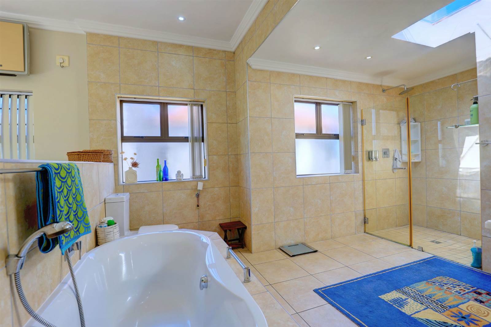 4 Bed House in Mossel Bay Golf Estate photo number 20