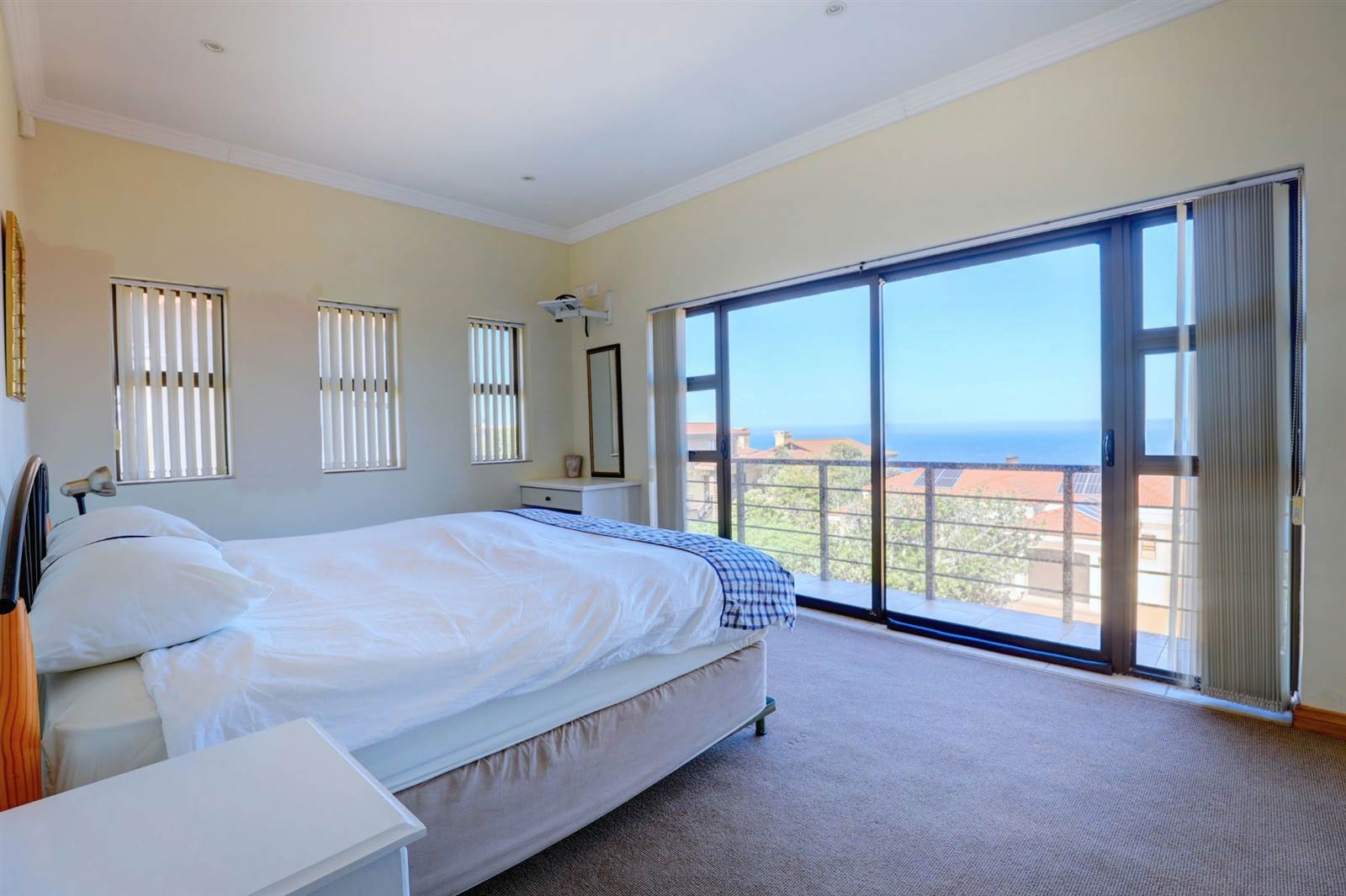 4 Bed House in Mossel Bay Golf Estate photo number 23