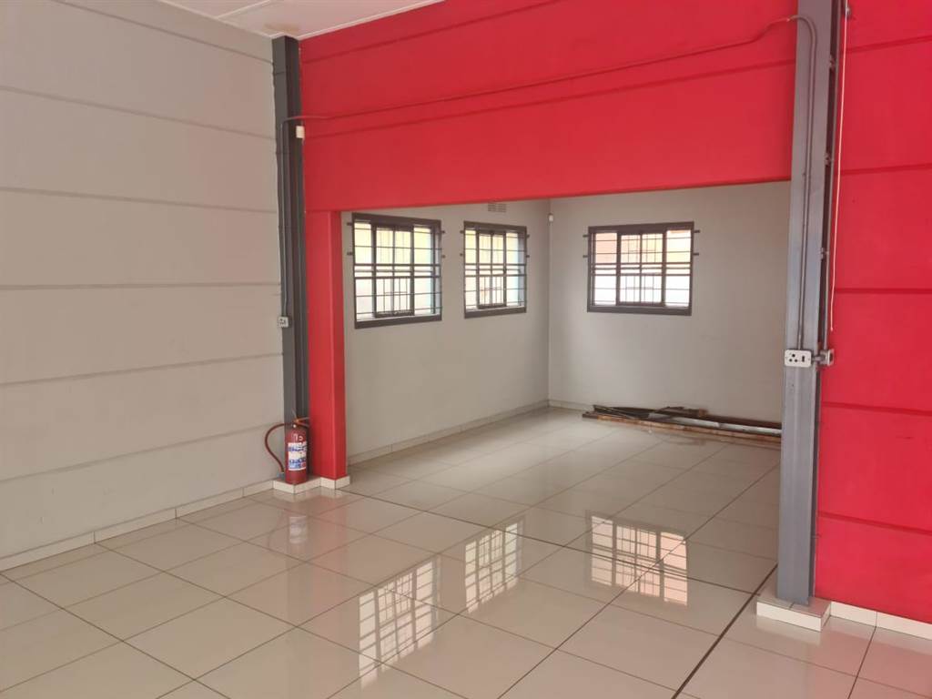 600  m² Commercial space in Benoni Central photo number 4