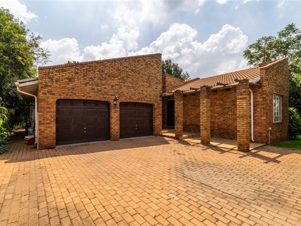 4 Bedroom House 4 Bedroom House