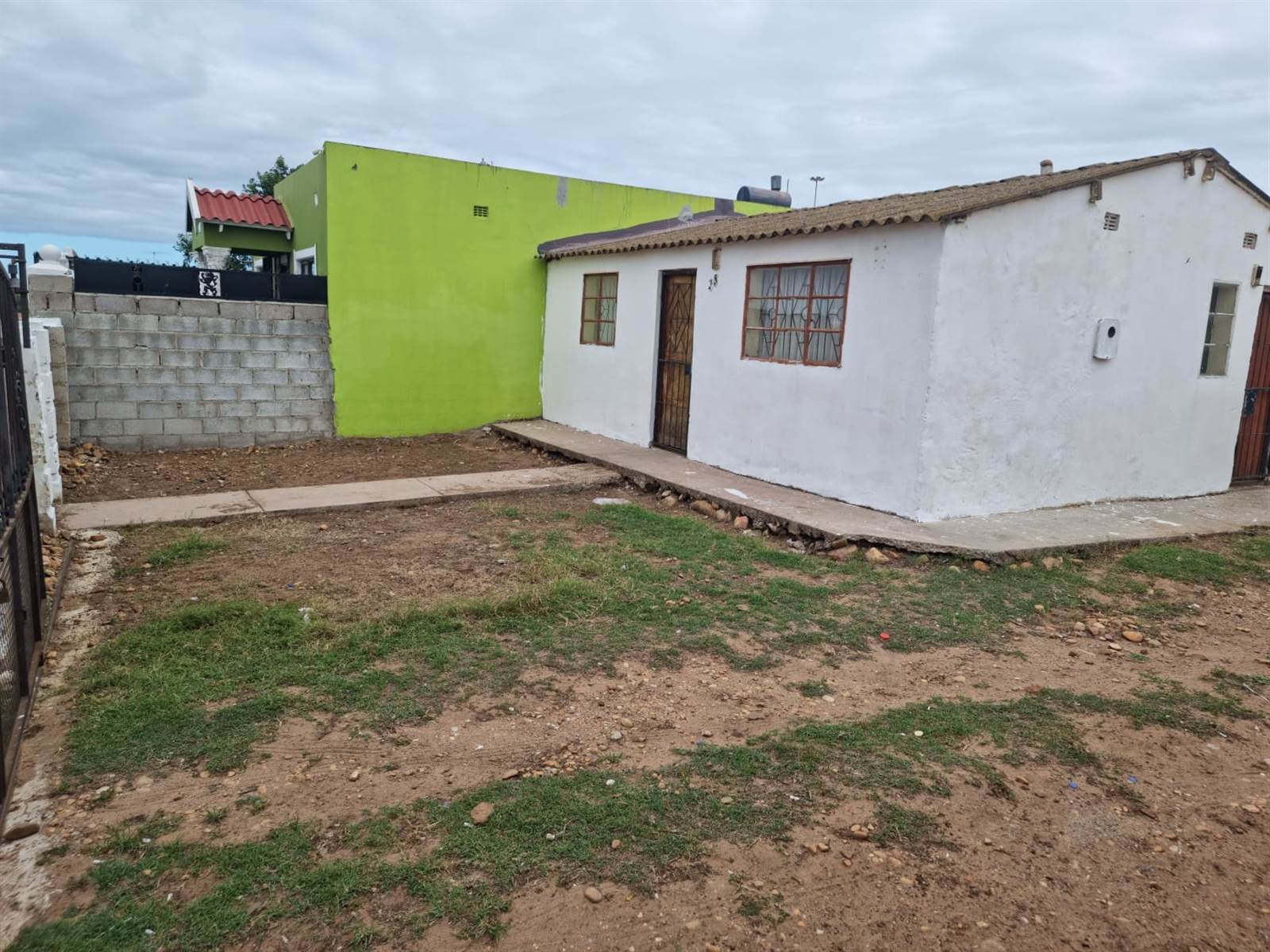 2 Bed House in Zwide photo number 1