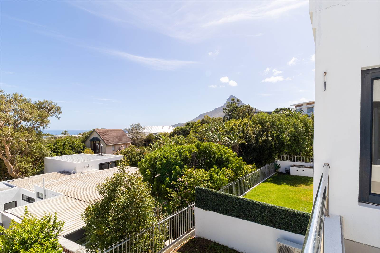 3 Bed Apartment in Camps Bay photo number 4