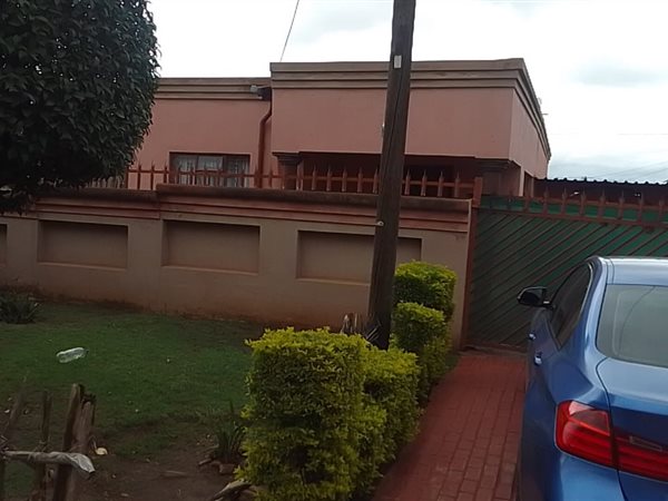 4 Bedroom House 4 Bedroom House