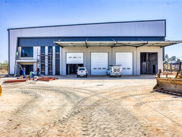 2 050  m² Industrial space