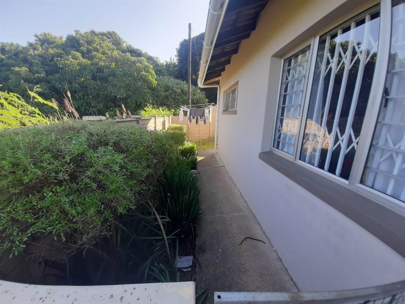 2 Bed Townhouse in Amanzimtoti photo number 13