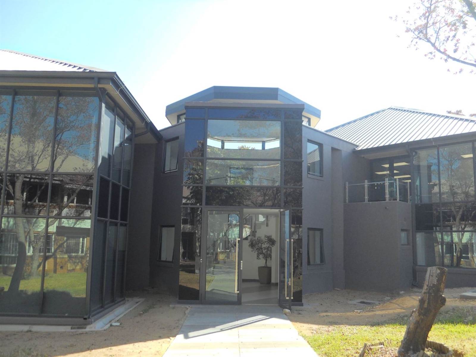 229  m² Office Space in Woodmead photo number 2